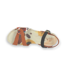 SANDALIA CUÑA CUERO